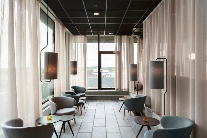 Guest Lobby