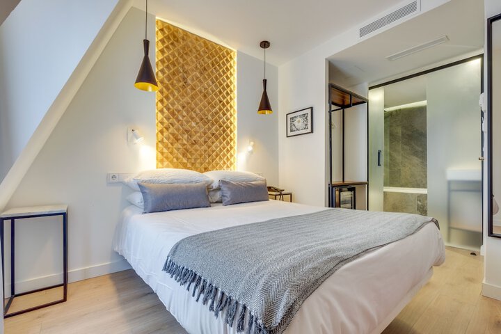 Room 5 of 34