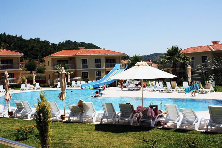 Hotel with Pool