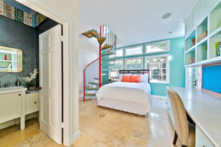 Room 10 of 53