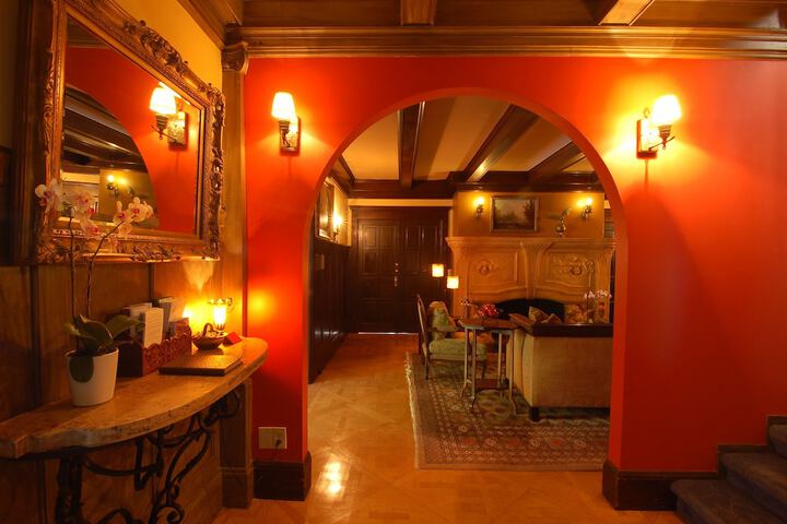 Hotel Interior 5 of 32