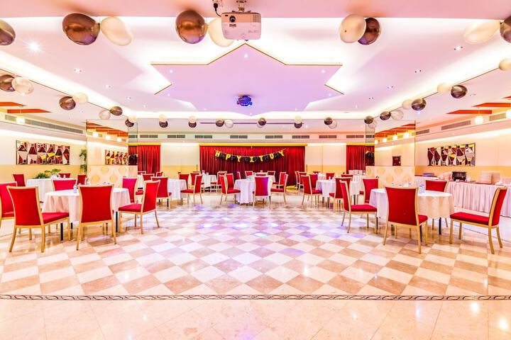 Ballroom/Hall 64 of 75