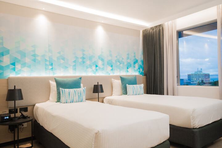 Room 4 of 32