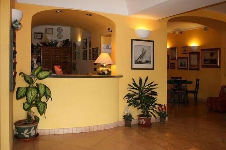 Hotel Interior 4 of 61