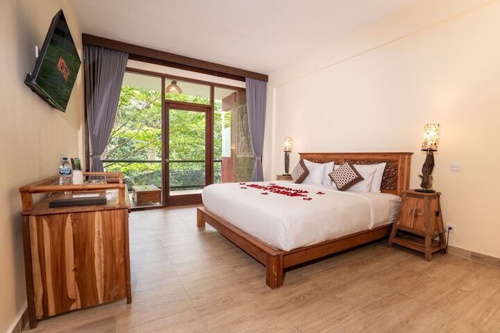 Room 10 of 29
