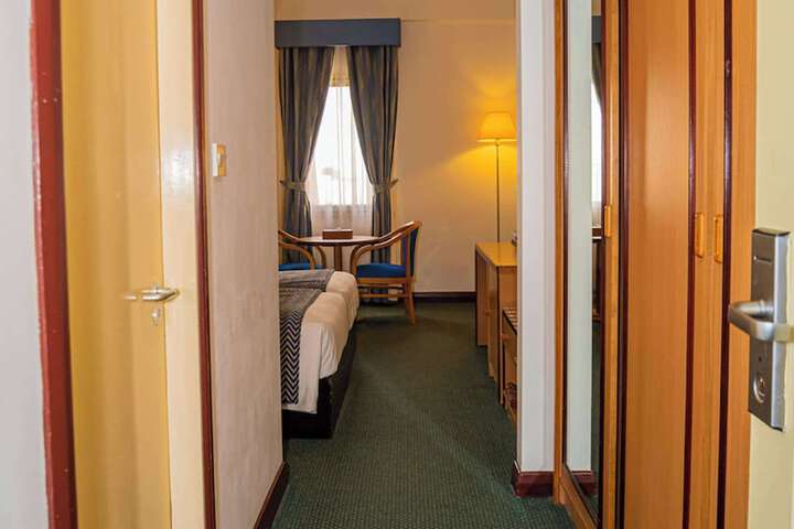 Room 44 of 121