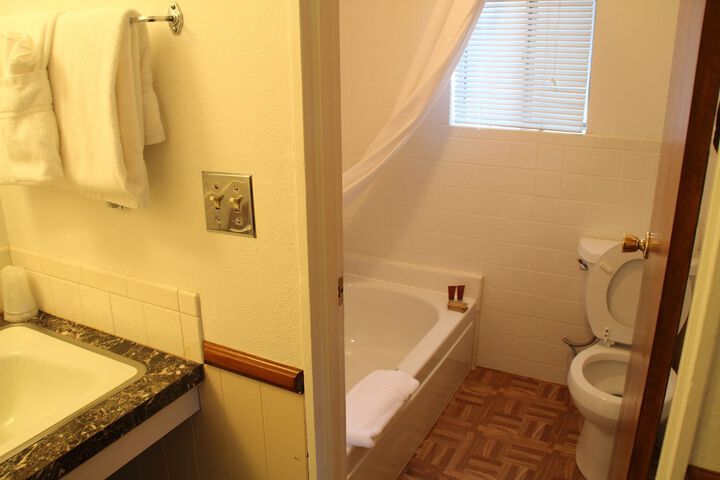 Room 135 of 175
