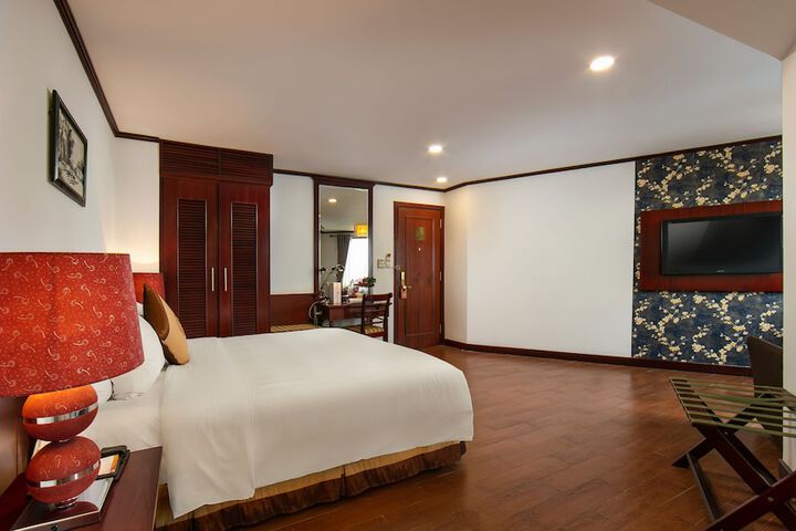 Room 21 of 97