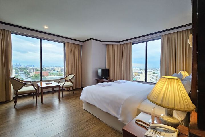 Room 10 of 54