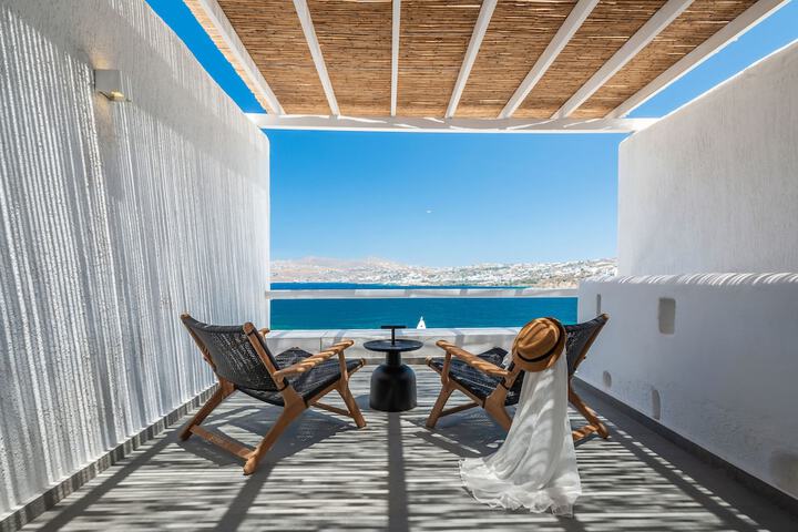 Dreambox Mykonos Suites and Mini Villas