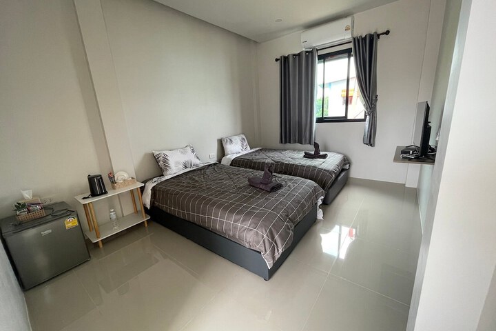 Room 4 of 35