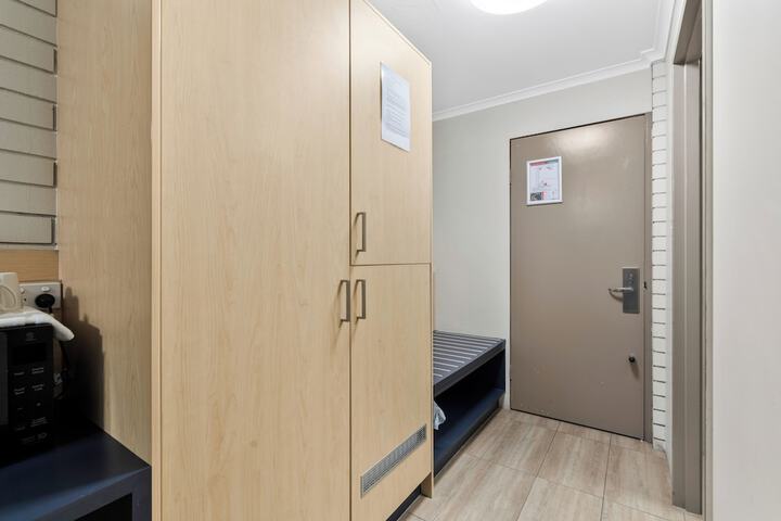 Room 10 of 34