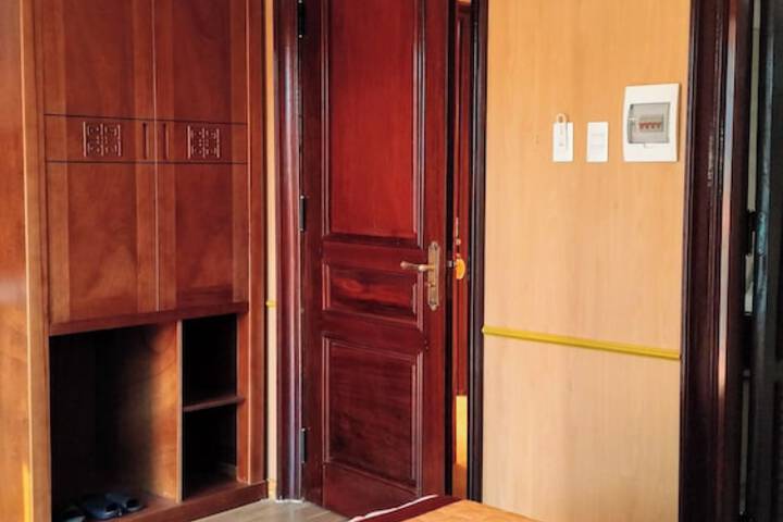 Room 16 of 50
