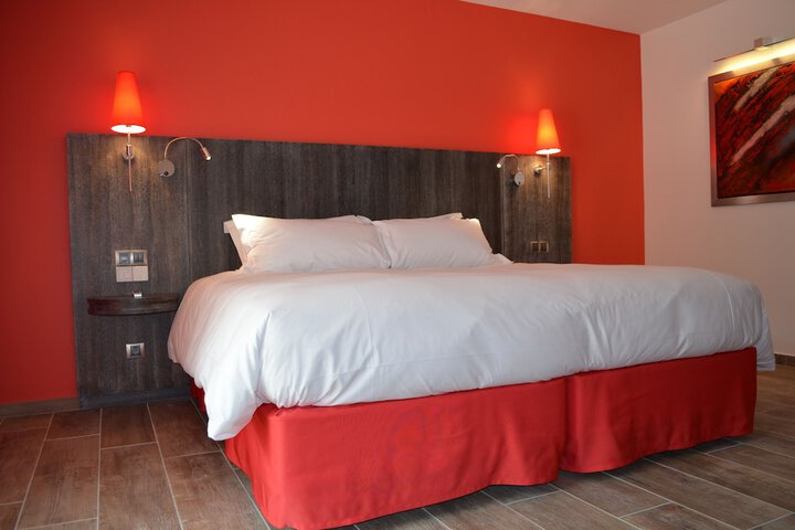 Room 5 of 38