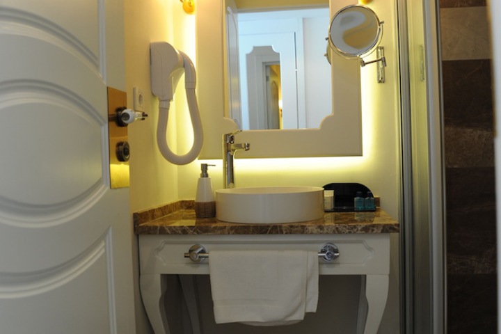 Bathroom Photo