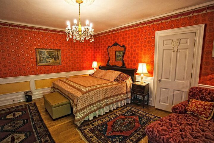 Room 8 of 35