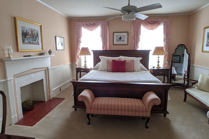 Room 8 of 75