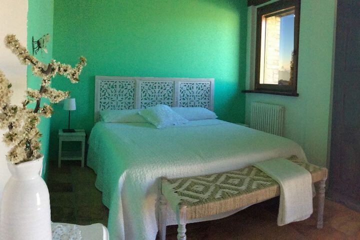 Room 5 of 17