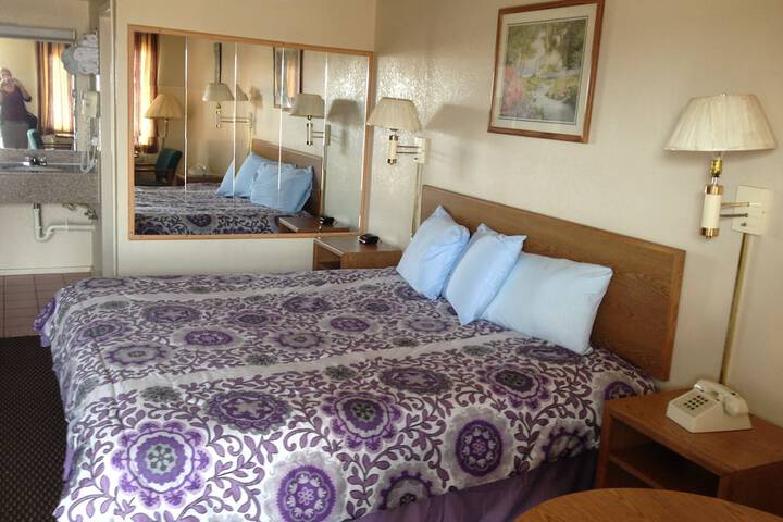 Room 3 of 20