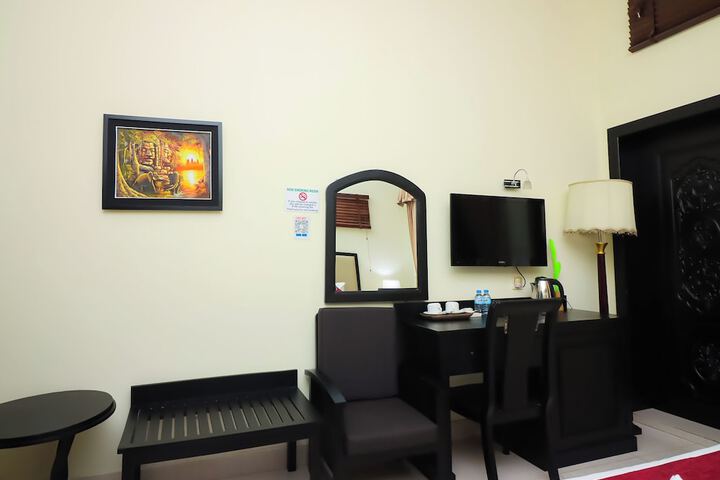 Room 5 of 15