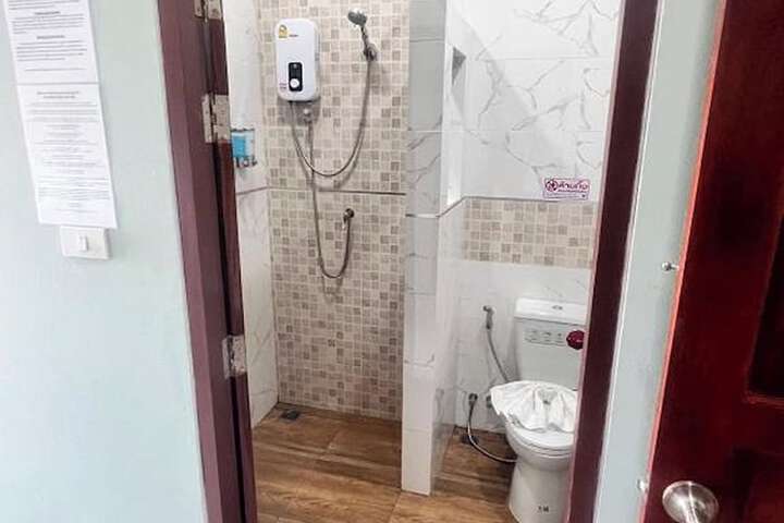 Room 30 of 43
