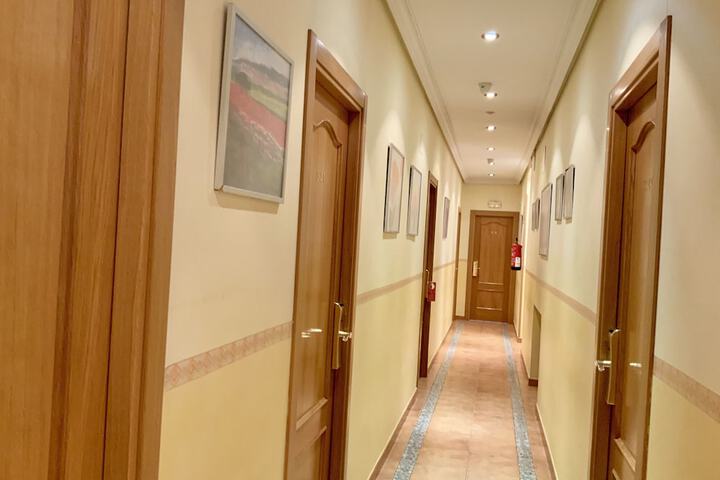 Ballroom/Hall 29 of 38