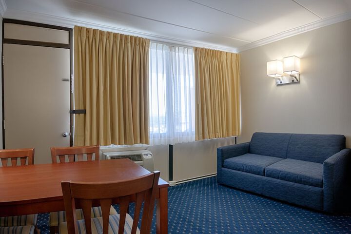 Quadruple with Double Bed (15 of 18)