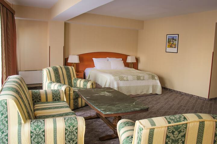 Room 4 of 26