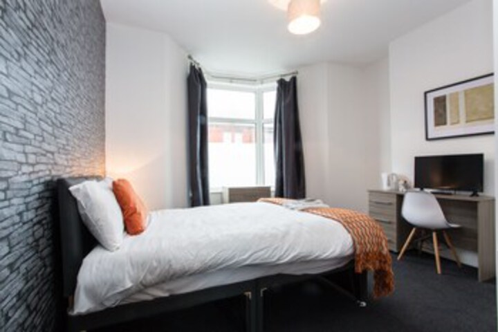 Room 13 of 26