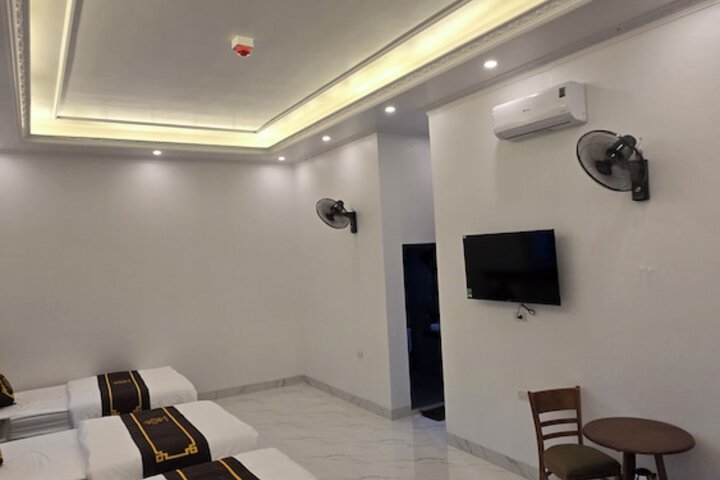 Room 7 of 62