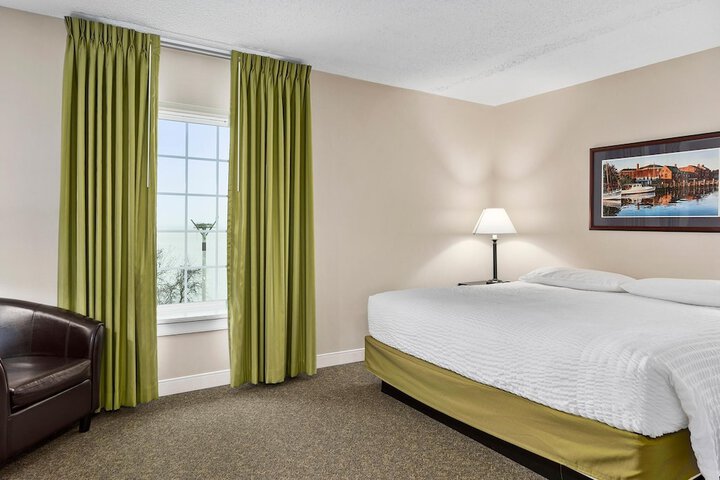 Room 3 of 23