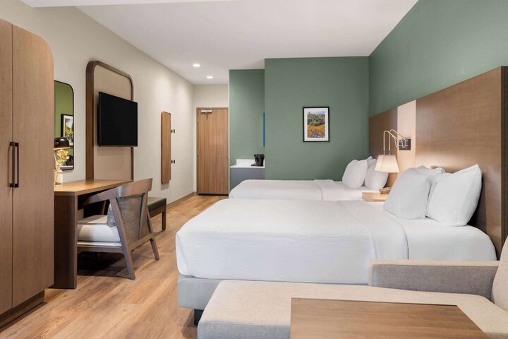Room 29 of 64