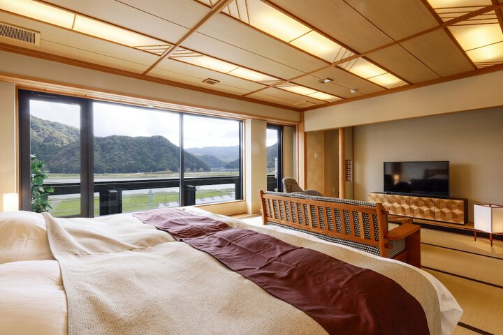 Room 30 of 128