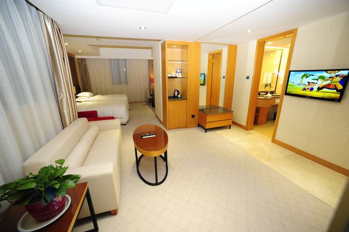 Room 5 of 42
