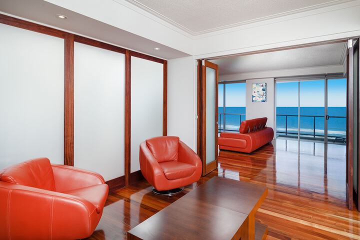 Room 15 of 94