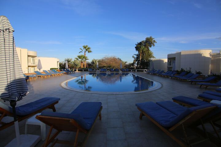 Hotel Pool