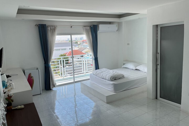 Room 11 of 44
