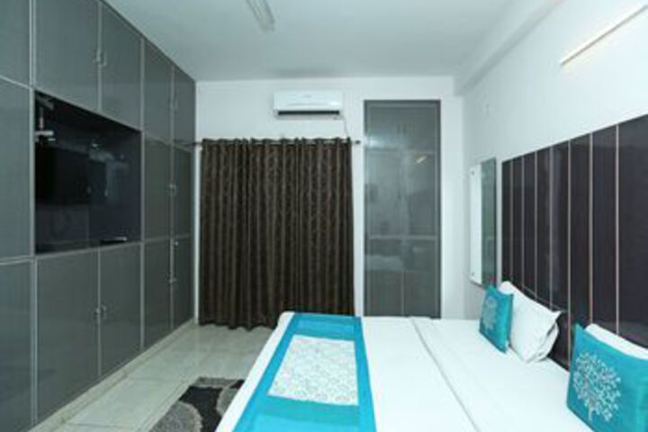 Room 6 of 25