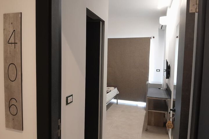 Room 7 of 31