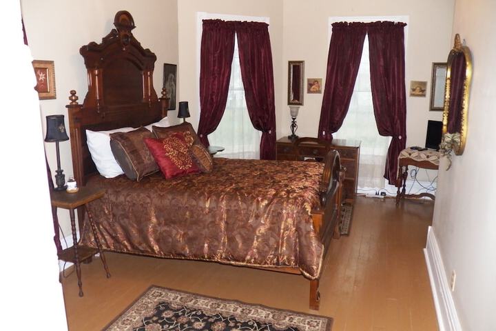 Room 17 of 32