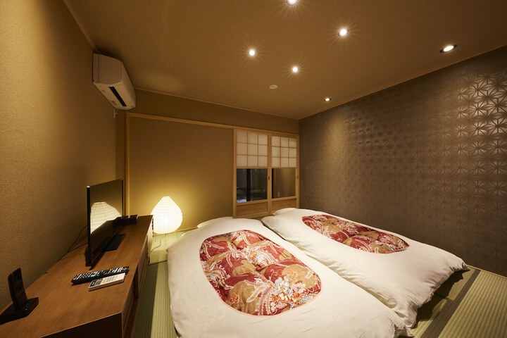 Room 13 of 54