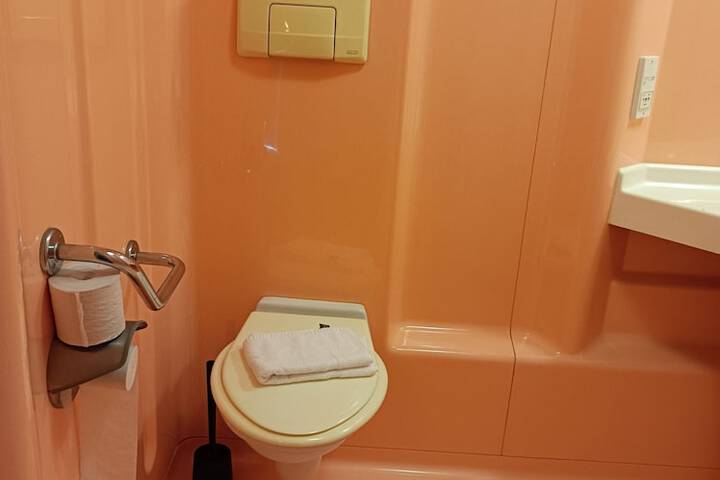 Room 19 of 32