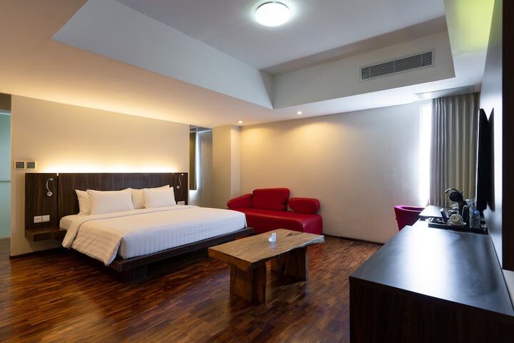Room 5 of 53