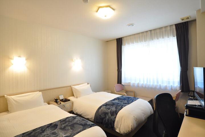 Room 17 of 51