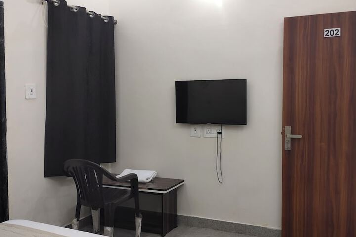 Room 5 of 20