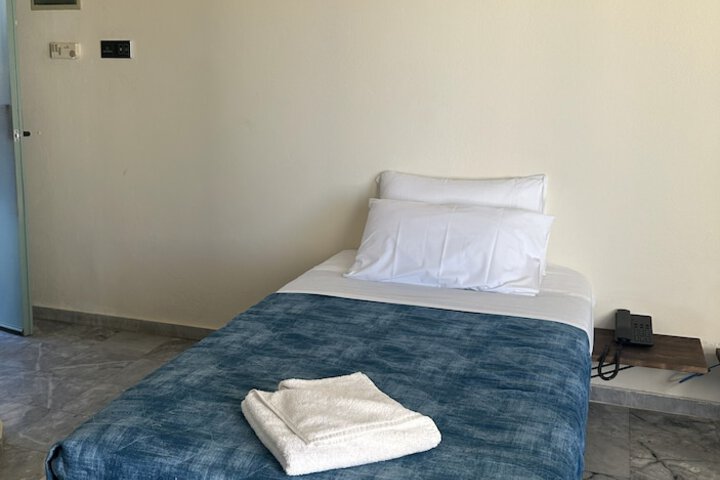Room 8 of 31
