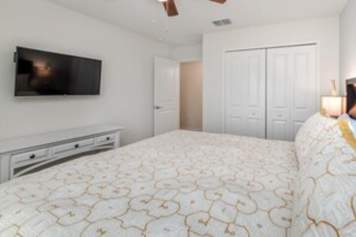 Room 16 of 21