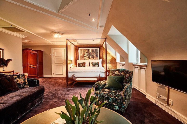 Room 27 of 151
