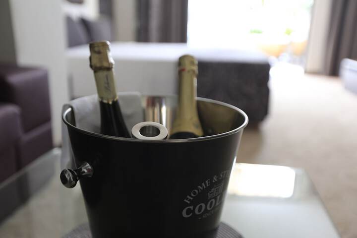 Champagne service