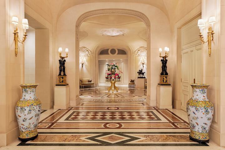 Entrance & Lobby